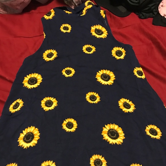 Button down floral dress - Picture 2 of 2